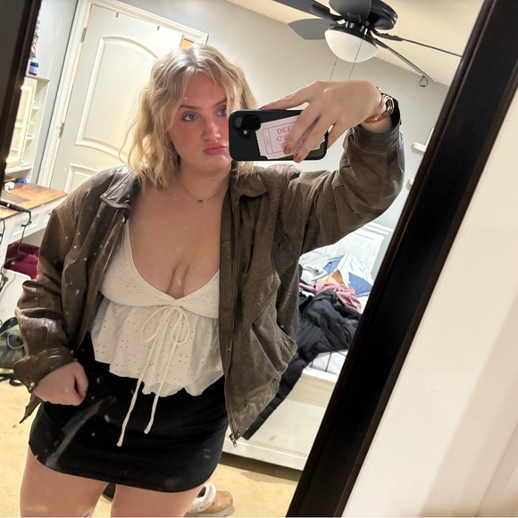 Meet your Posher, Miah - Picture 2 of 2